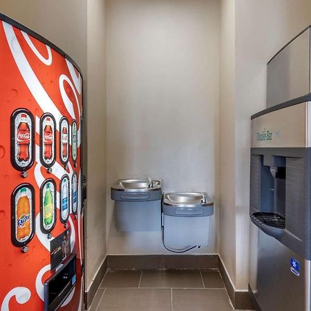 Comfort Inn & Suites Greenville I-70 Екстериор снимка