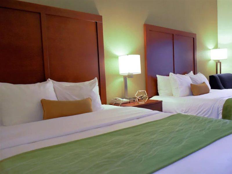 Comfort Inn & Suites Greenville I-70 Екстериор снимка