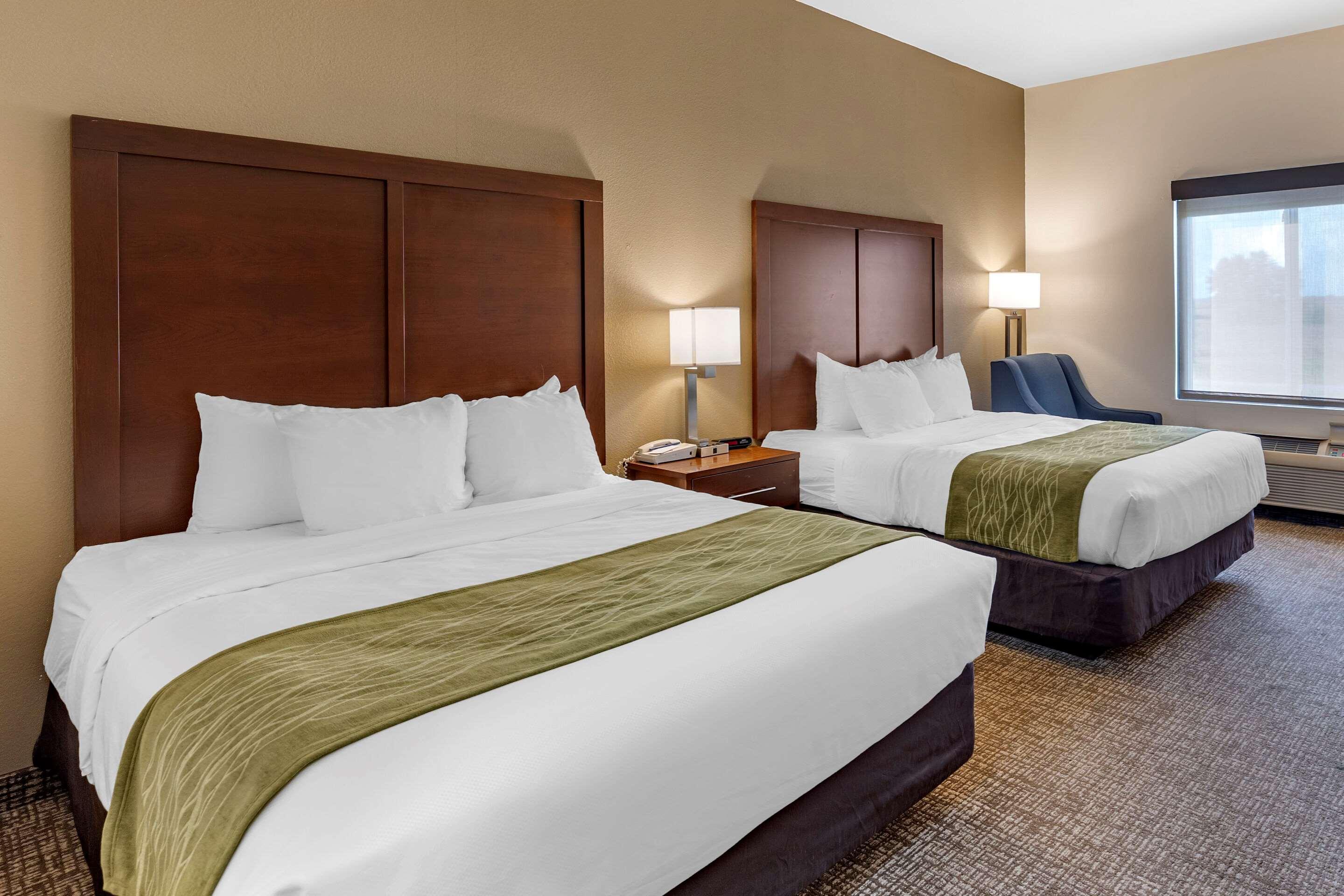 Comfort Inn & Suites Greenville I-70 Екстериор снимка