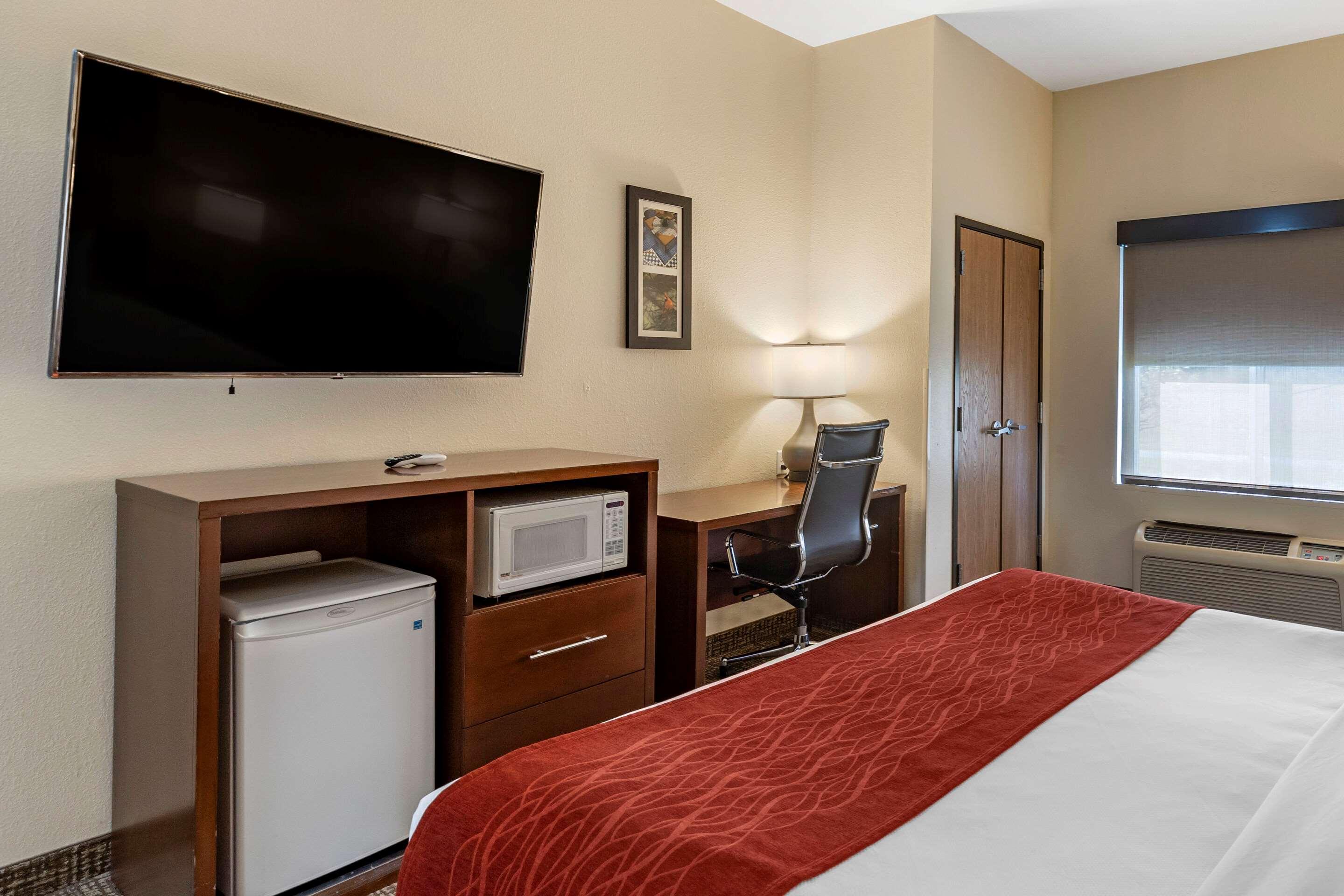 Comfort Inn & Suites Greenville I-70 Екстериор снимка