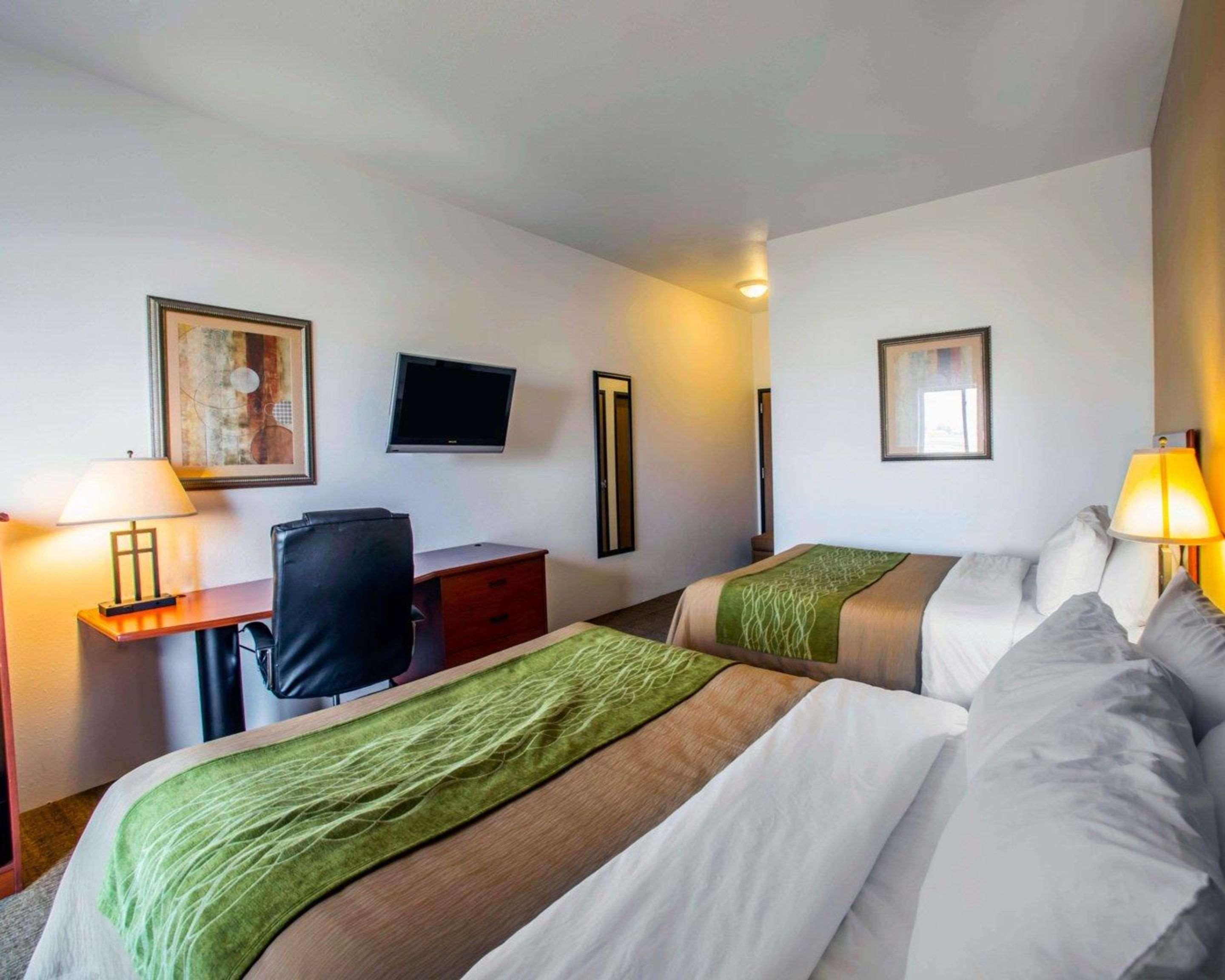 Comfort Inn & Suites Greenville I-70 Екстериор снимка