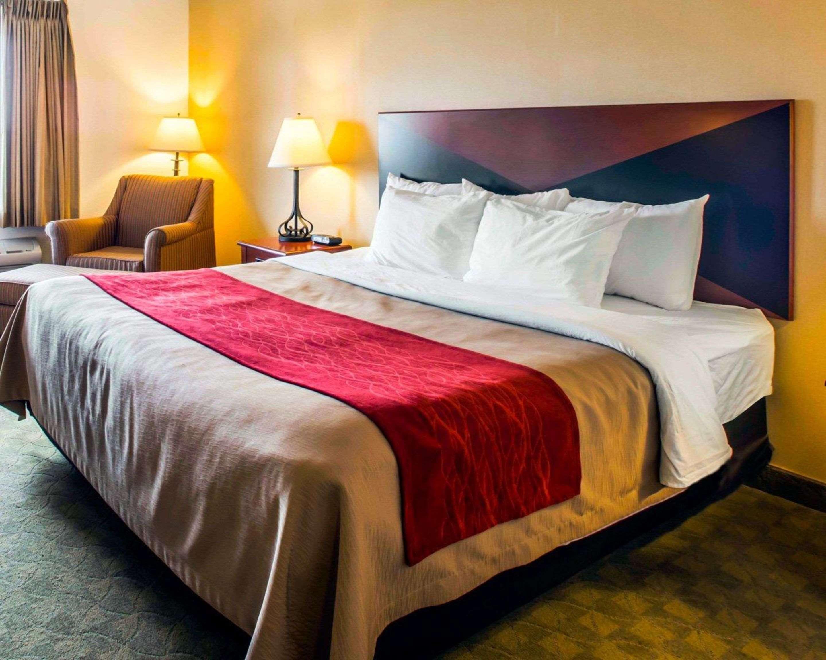 Comfort Inn & Suites Greenville I-70 Екстериор снимка
