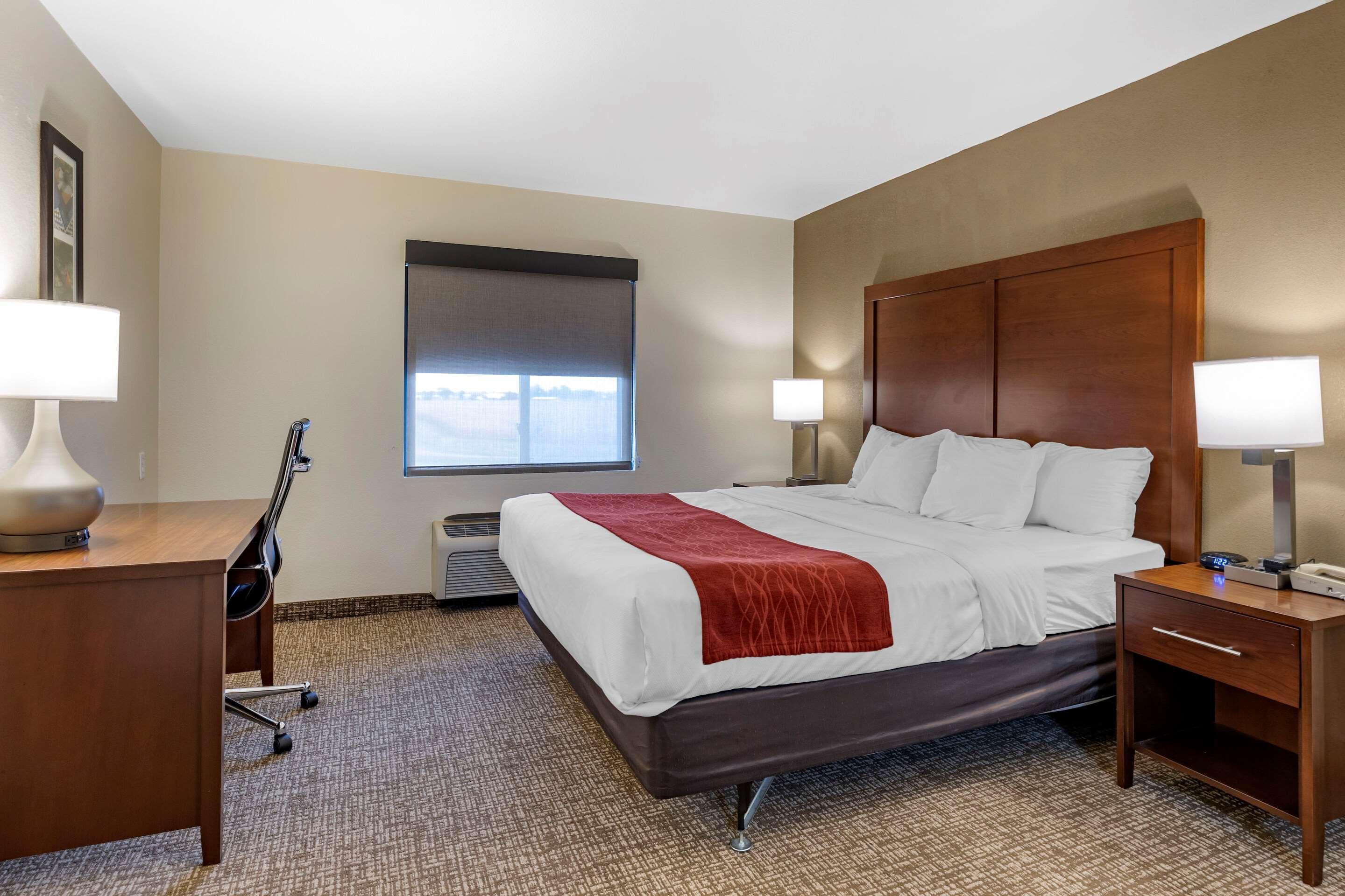 Comfort Inn & Suites Greenville I-70 Екстериор снимка
