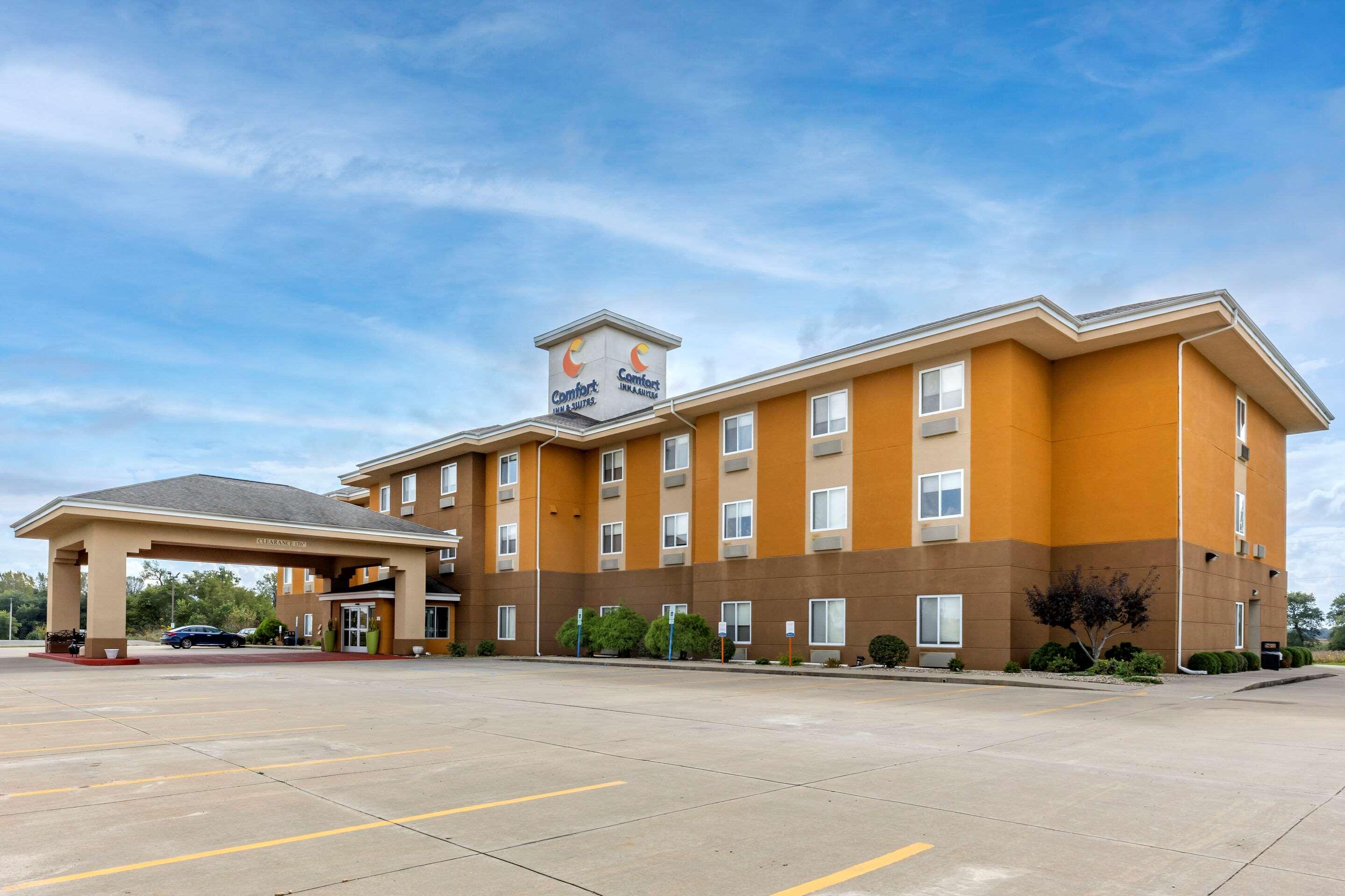 Comfort Inn & Suites Greenville I-70 Екстериор снимка