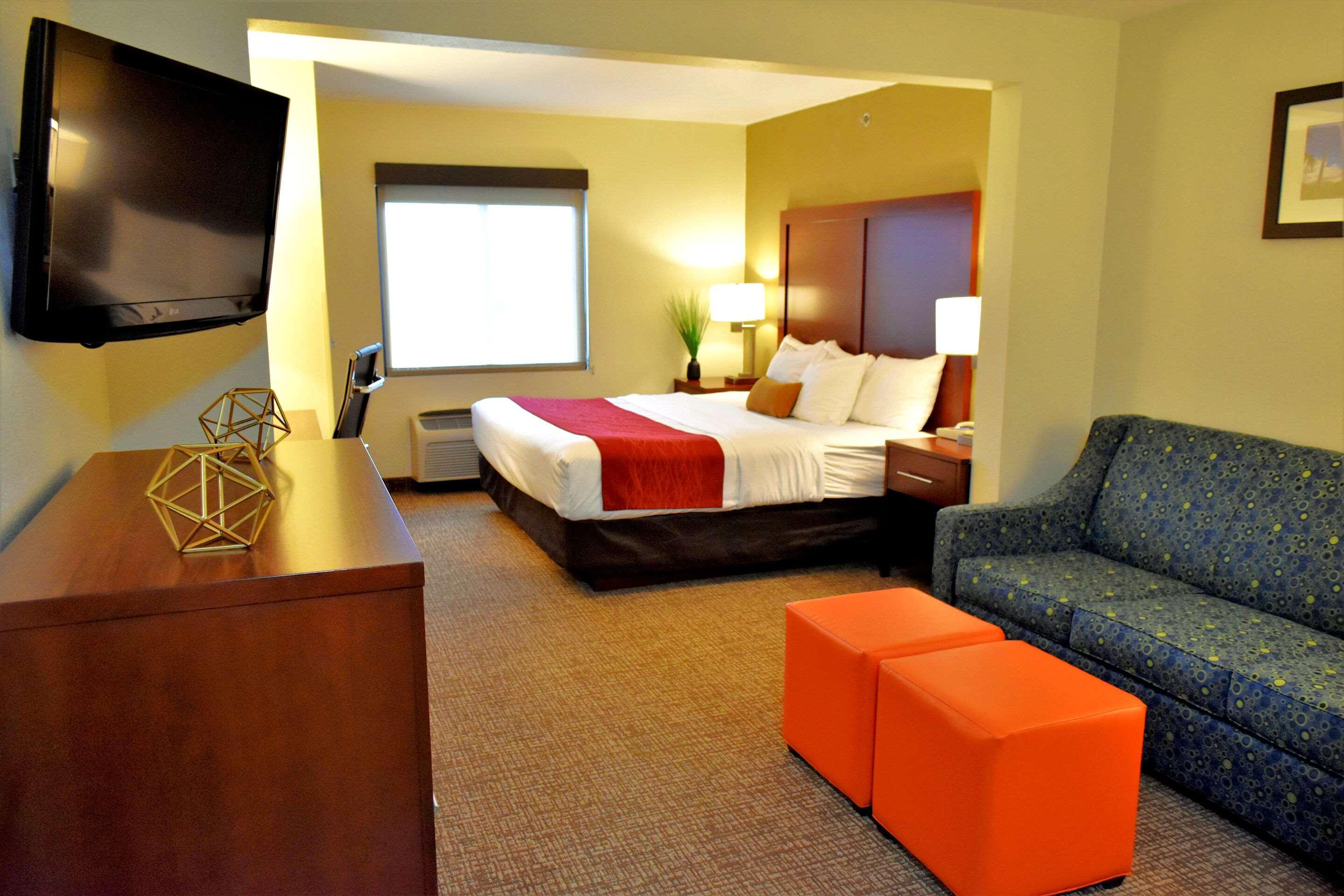 Comfort Inn & Suites Greenville I-70 Екстериор снимка