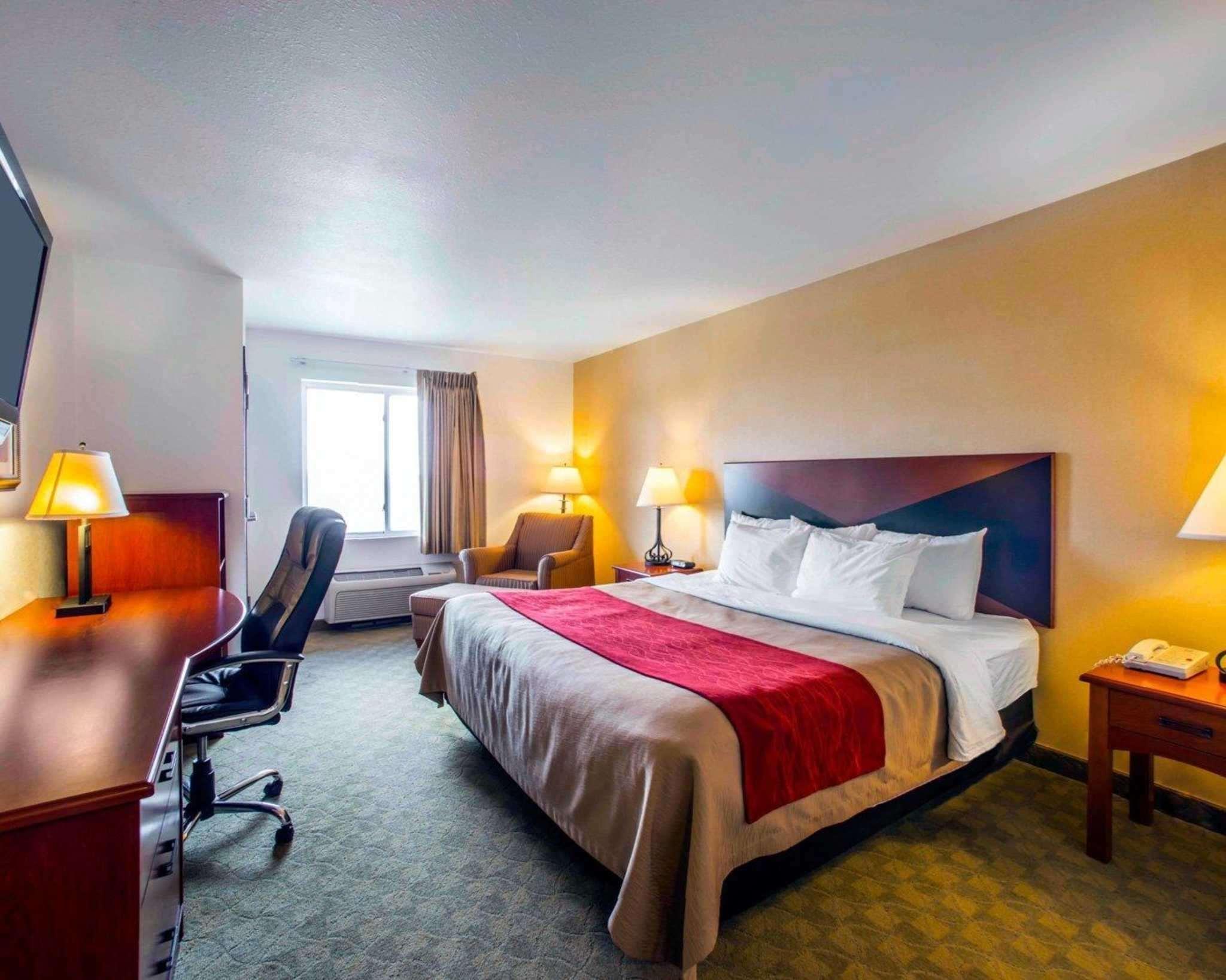 Comfort Inn & Suites Greenville I-70 Екстериор снимка
