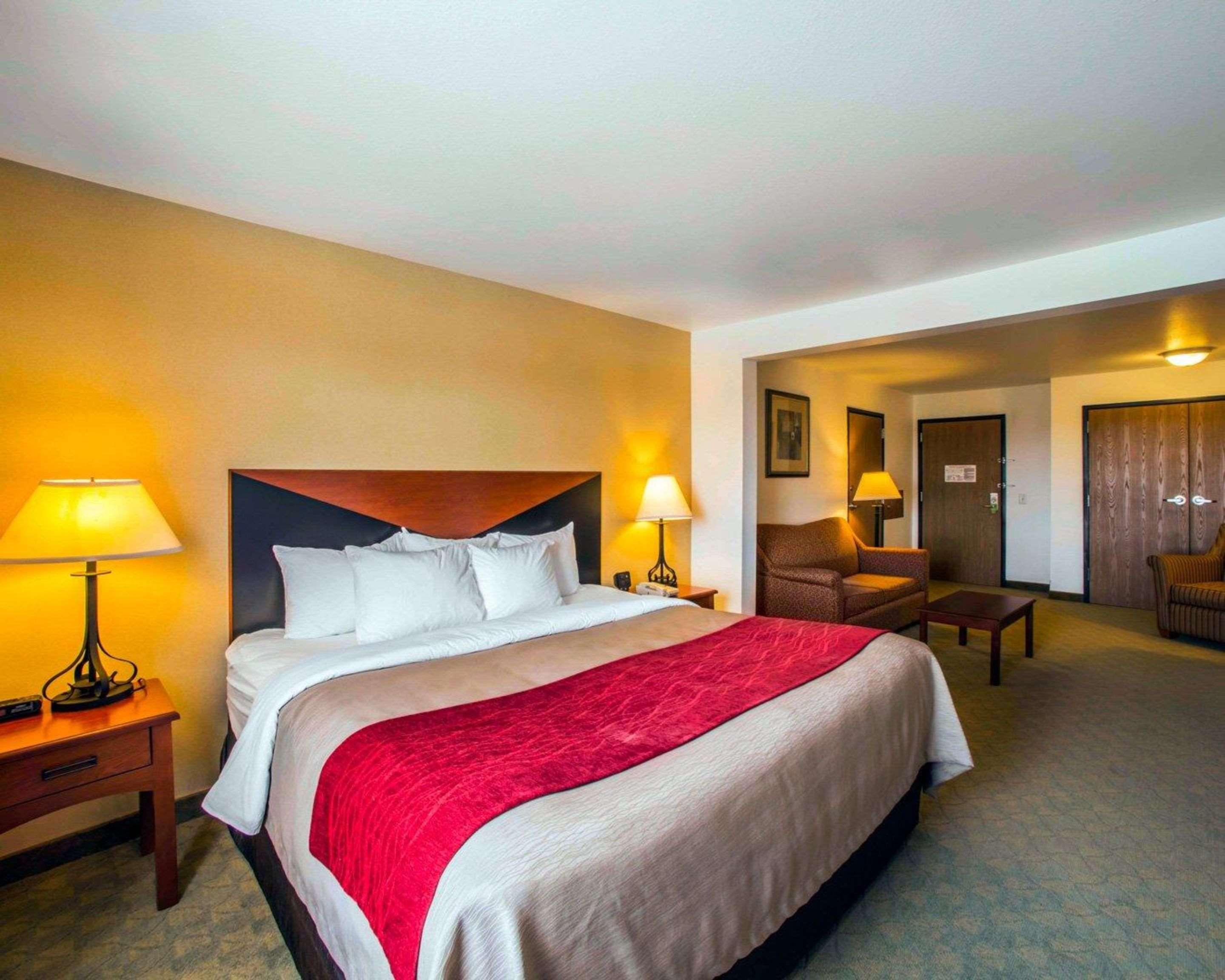 Comfort Inn & Suites Greenville I-70 Екстериор снимка